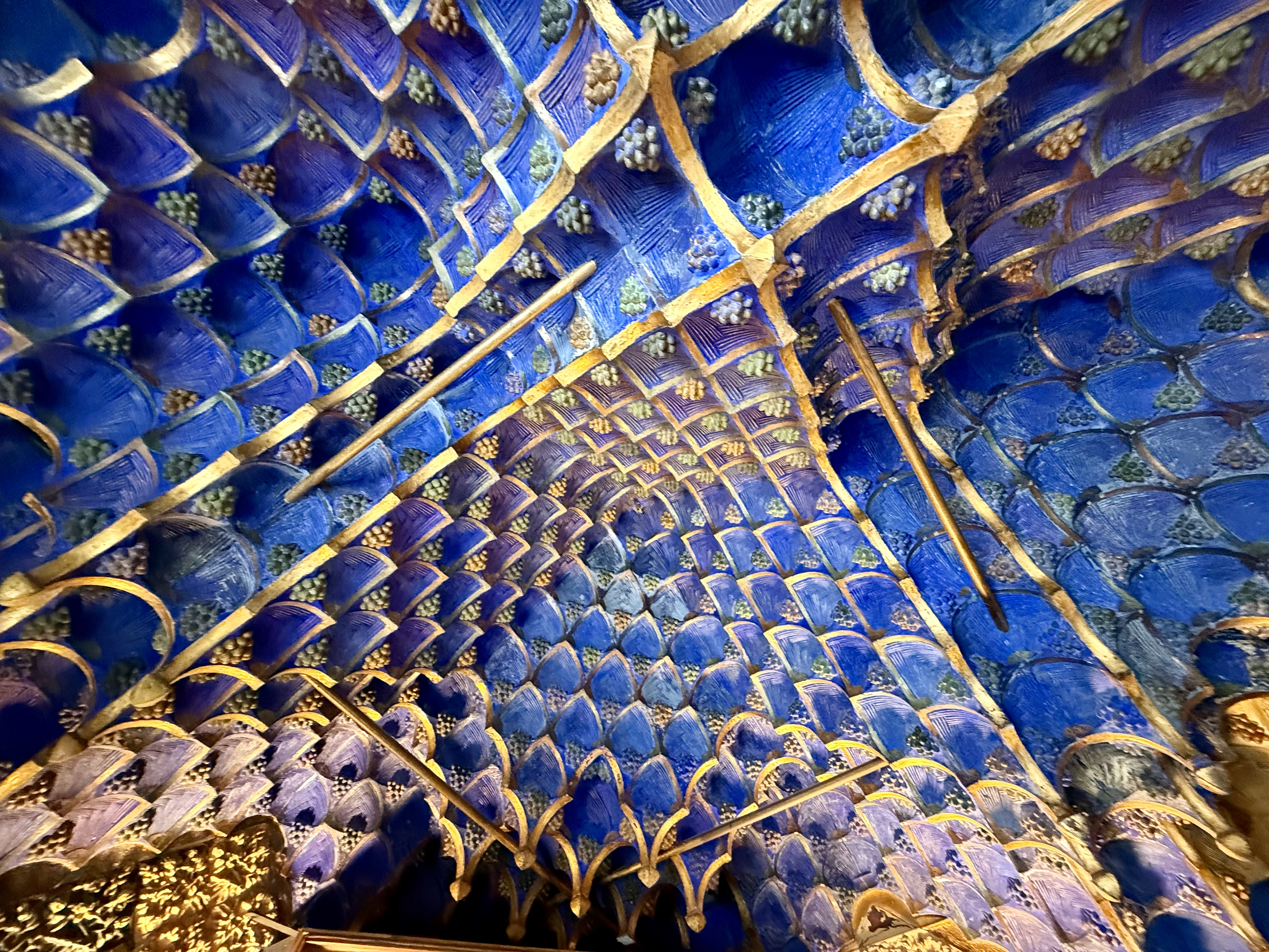 Casa Vicens Barcelona smoking room ceiling detail