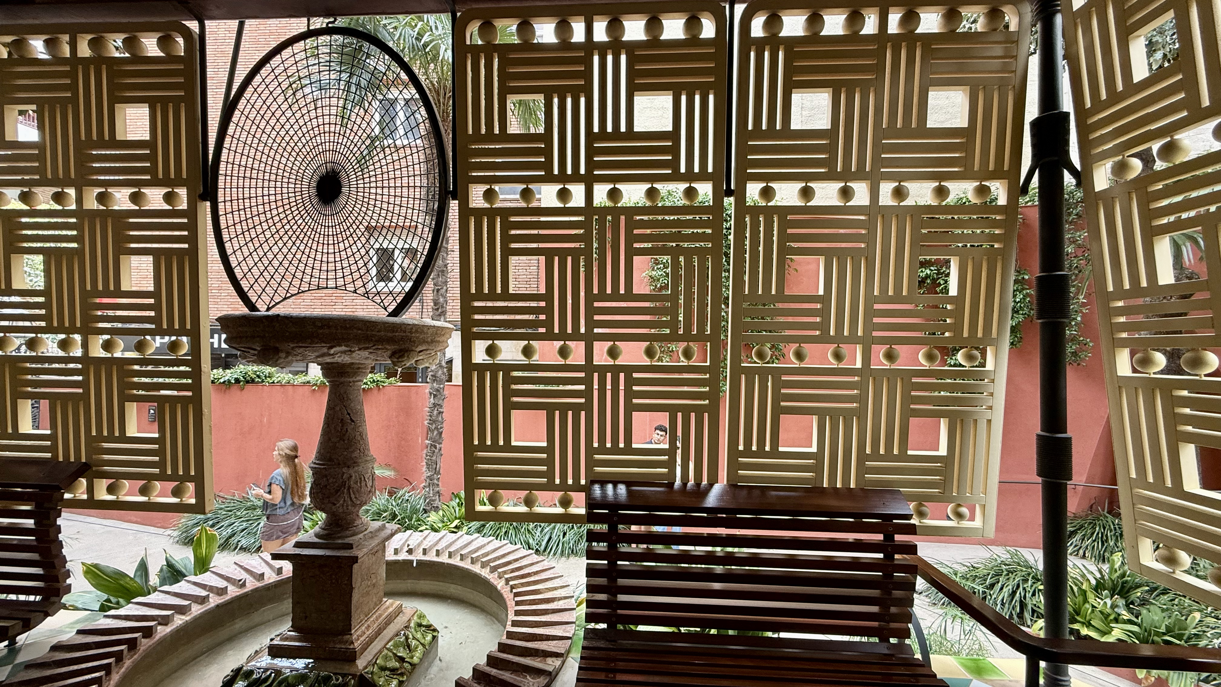 Casa Vicens Barcelona patio garden