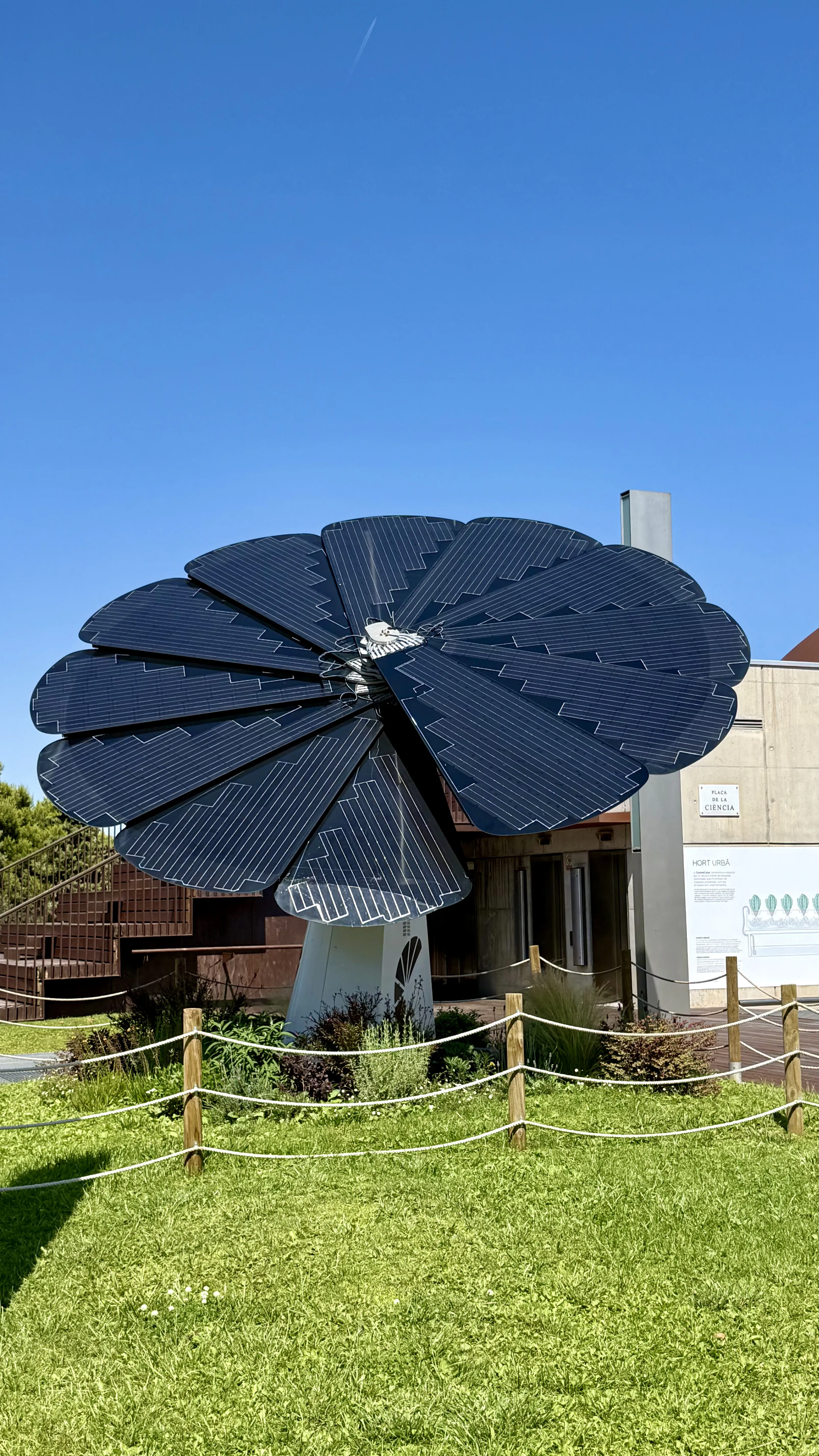 Photovoltaic sunflower outside CosmoCaixa Barcelona